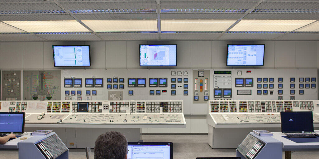 Der Kommandoraum des Kernkraftwerks Mühleberg. Hier wird am 20. Dezember das Atomkraftwerk abgestellt. (Archivbild) Der Kommandoraum des Kernkraftwerks Mühleberg. Hier wird am 20. Dezember das Atomkraftwerk abgestellt. (Archivbild)