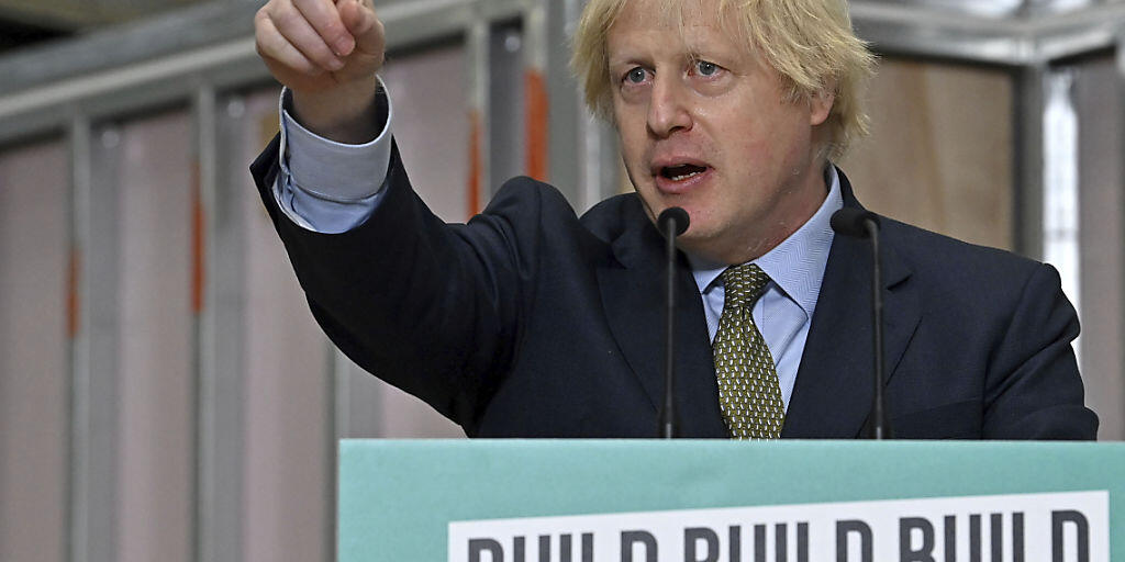 Der britische Premierminister Boris Johnson zeigt China die kalte Schulter. Beim Aufbau des 5G-Mobilfunknetzes will Johnson den chinesischen Anbieter Huawei ausschliessen. (Archivbild)