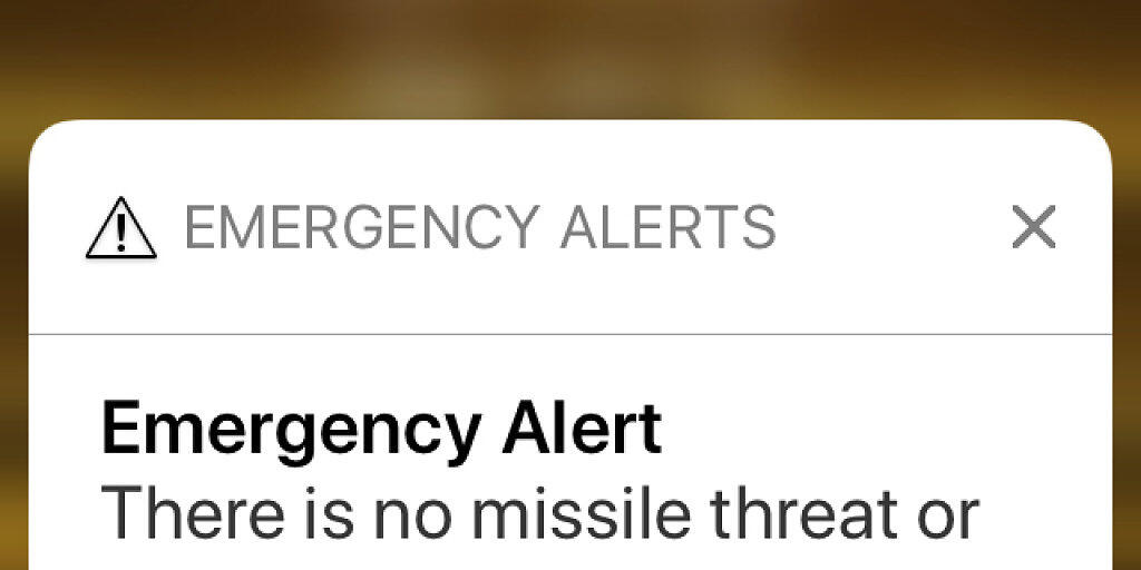 "Es gibt keine Raketenbedrohung oder Gefahr für den Bundesstaat Hawaii": Kurze Zeit nach der falschen Alarmmeldung verschickte die Katastrophenschutzbehörde eine Entwarnung an die Mobiltelefone.