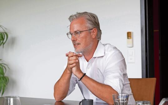 240902 Freitagsgespräch < Mit Ado Vogt >