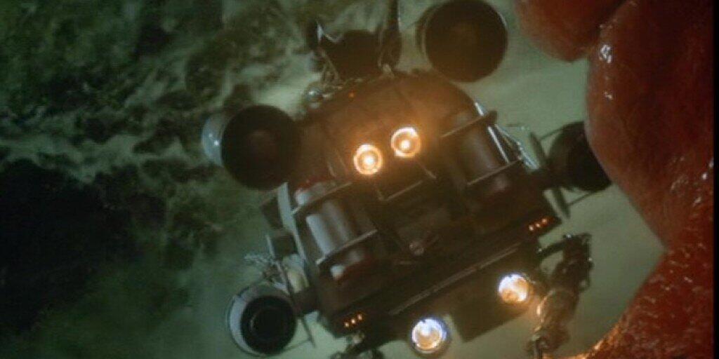 Screenshot aus dem Spielfilm "Innerspace" (1987), in dem Dennis Quaid ein Mini-U-Boot durch den menschlichen Organismus navigiert. Linzer Forscher arbeiten nun an der Realisierung eines solchen Teils. Als erster Schritt haben sie eine Motor aus weichen bis flüssigen Materialien entworfen. (imdb)