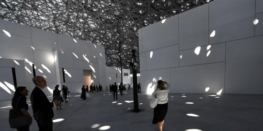 Spektakuläre Museums-Einweihung: Am Samstag, 11. November, eröffnet das Louvre Abu Dhabi - mit dem Ziel, Kulturen zu verbinden.