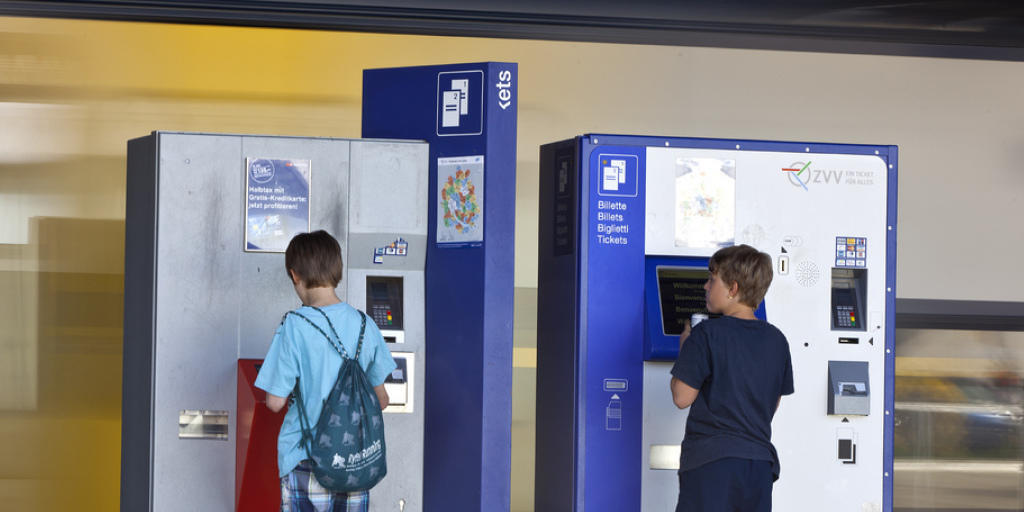 Ab 11. November gibt es hier nicht mehr nur Bahnbillette, sondern auch Bitcoin zu kaufen: SBB-Billettautomat. (Archivbild)