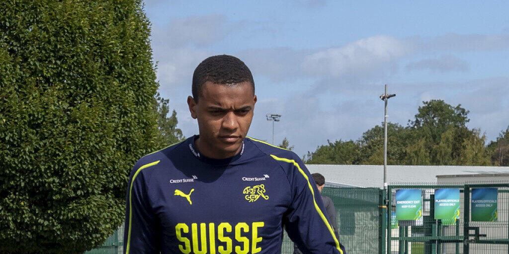 Manuel Akanji hat sich im Match gegen Irland in Dublin am Sprunggelenk verletzt