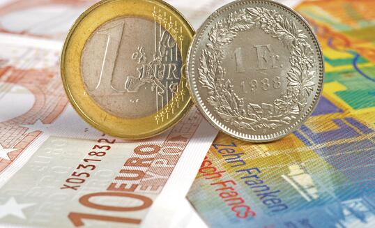 banknotes of different currencies