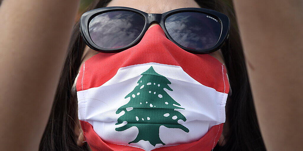 Sie haben genug von ihrer korrupten Regierung und fordern ein besseres Leben: Protestierende auf den Strassen Beiruts. Rund die Hälfte der Libanesen lebt mittlerweile unter der Armutsgrenze.