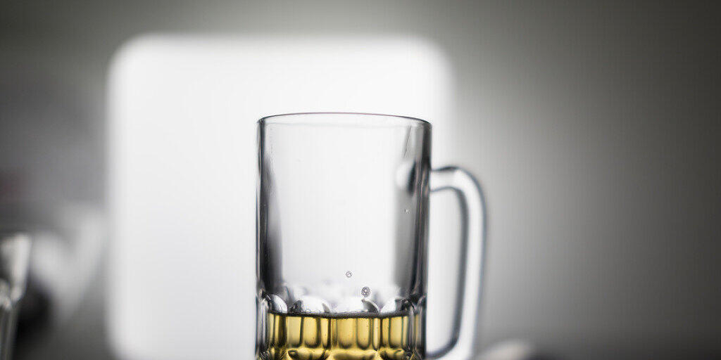 Astronauten sollen künftig ihr eigenes Bier brauen können. Ein Test-Experiment ist mit einem Raumfrachter unterwegs zur Weltraumstation ISS. (Symbolbild) Astronauten sollen künftig ihr eigenes Bier brauen können. Ein Test-Experiment ist mit einem Raumfrachter unterwegs zur Weltraumstation ISS. (Symbolbild)
