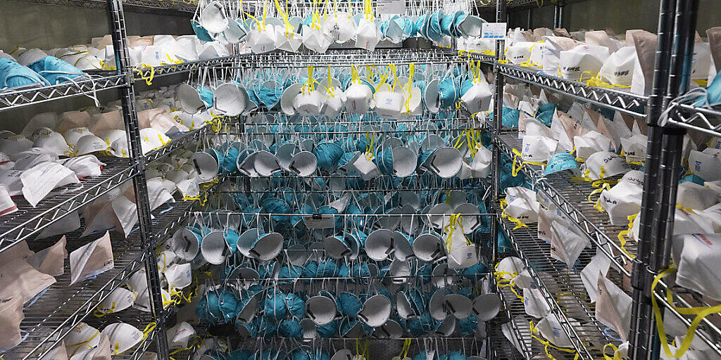 In den USA sollen bereits benutzte Schutzmasken zur Wiederverwendung massenhaft sterilisiert werden. (Archivbild) In den USA sollen bereits benutzte Schutzmasken zur Wiederverwendung massenhaft sterilisiert werden. (Archivbild)