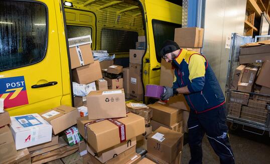 Das Paketgesch&auml;ft stagnierte im Gesch&auml;ftsjahr 2025 und konnte den R&uuml;ckgang im Briefgesch&auml;ft nicht kompensieren.