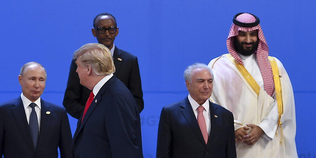Gelegenheiten zu Treffen auch unter vier Augen am Rande des G20-Gipfel bieten sich zuhauf. Von links nach rechts: der russische Präsident Wladimir Putin, sein amerikanischer Amtskollege Trump, der brasilianische Staatschef Temer und der saudische Kronprinz Mohammed bin Salman.