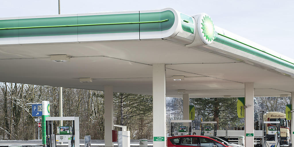 Tanken in der Schweiz ist oftmals teurer als im Ausland. (Symbolbild)