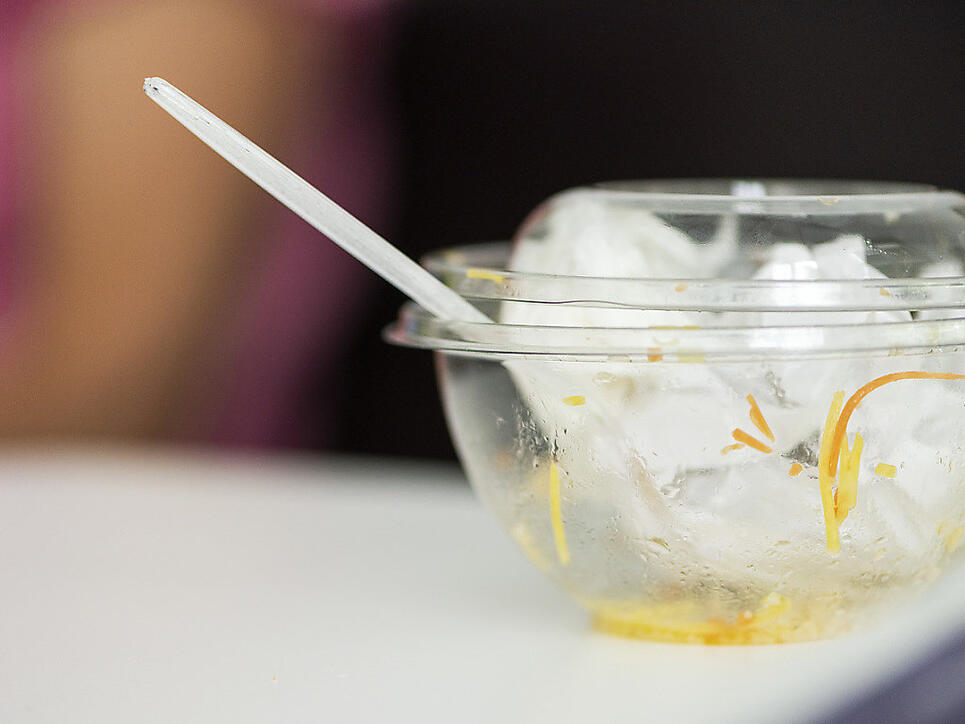 Plastikabfälle sollen in der Schweiz vermehrt wiederverwertet werden. In Teilen der Kantone Luzern, Aargau und Solothurn wird dafür ein eigener Abfallsack eingeführt.