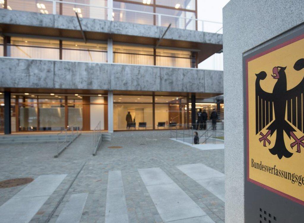 Das deutsche Verfassungsgericht in Karlsruhe fordert ein drittes Geschlecht für den Eintrag im Geburtenregister. Das deutsche Verfassungsgericht in Karlsruhe fordert ein drittes Geschlecht für den Eintrag im Geburtenregister.