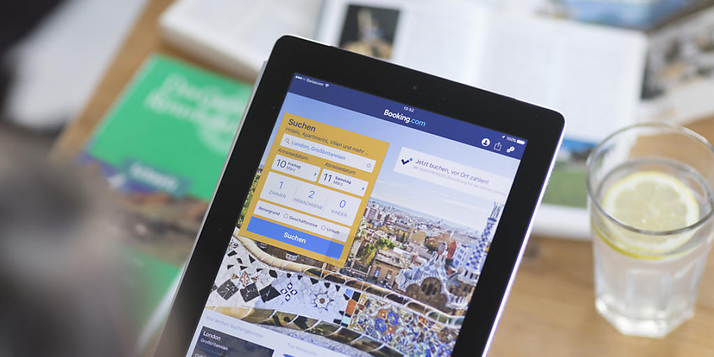 Online-Buchungsplattformen wie Booking.com sollen Hotels nicht mehr vorschreiben dürfen, auf ihrer eigenen Website den Preis nicht zu unterbieten. (Symbolbild)