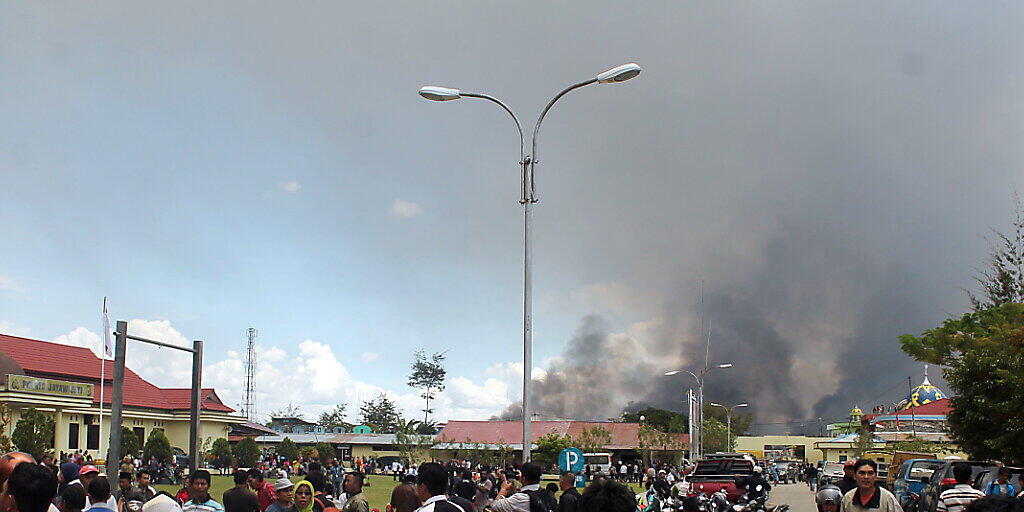 In Wamena hatten Demonstranten Gebäude in Brand gesetzt. Anlass für die Unruhen waren rassistische Kommentare.