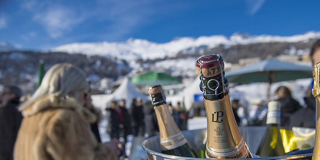 Da fliesst der Champagner: Die Schweiz ist bei der Zahl an Millionären weltweit ganz weit oben (Symbolbild). Da fliesst der Champagner: Die Schweiz ist bei der Zahl an Millionären weltweit ganz weit oben (Symbolbild).