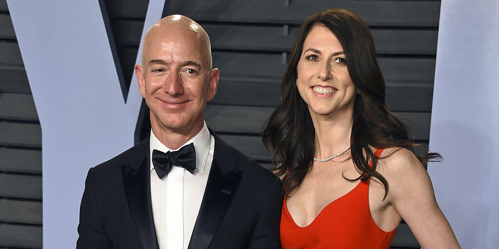 Bleibt auch nach der Scheidung von Frau MacKenzie der reichste Mensch der Welt: Amazon-Gründer Jeff Bezos. (Archivbild)