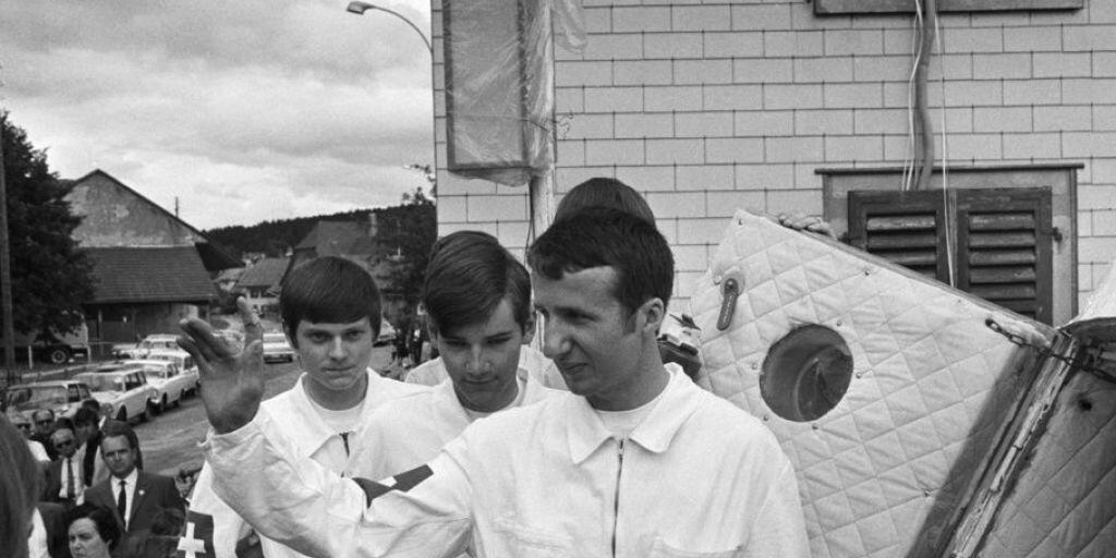 Als junge Gretzenbacher zum Mond fuhren: Die drei Amateur-Astronauten Klemens Schenker, Franz und Peter Wiehl vom "Team Apollo Switzerland America" und ihre Raumkapsel. (Archivbild)