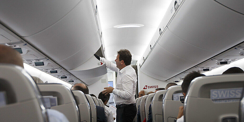 Endlich Schluss mit dem Gerangel beim Einsteigen? Die Lufthansa hofft, mit einem neuen Einsteigeverfahren das Boarding verkürzen zu können. (Archiv)
