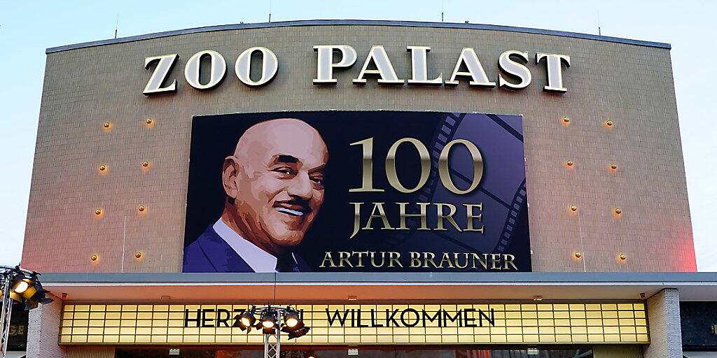 Bei einer Gala in Berlin hat der Filmproduzent Artur Brauner im letzten September seinen 100. Geburtstag gefeiert. Am Sonntag ist er gestorben. (Archivbild) Bei einer Gala in Berlin hat der Filmproduzent Artur Brauner im letzten September seinen 100. Geburtstag gefeiert. Am Sonntag ist er gestorben. (Archivbild)