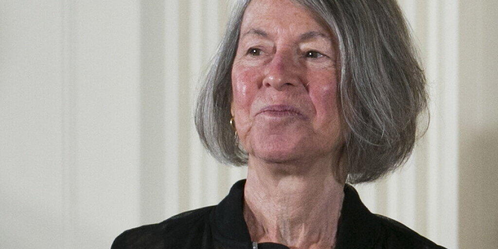 Die 77-jährige amerikanische Lyrikerin Louise Glück wird mit dem Literaturnobelpreis 2020 geehrt.
