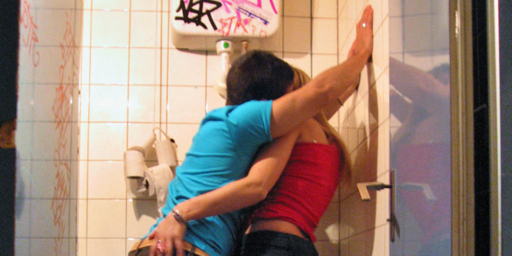 Es muss nicht immer aus Liebe sein: Homosexuelle Schweizerinnen und Schweizer haben in ihrem Leben im Durchschnitt Sex mit sechs bis sieben Geschlechtspartnern. (Symbolbild) Es muss nicht immer aus Liebe sein: Homosexuelle Schweizerinnen und Schweizer haben in ihrem Leben im Durchschnitt Sex mit sechs bis sieben Geschlechtspartnern. (Symbolbild)
