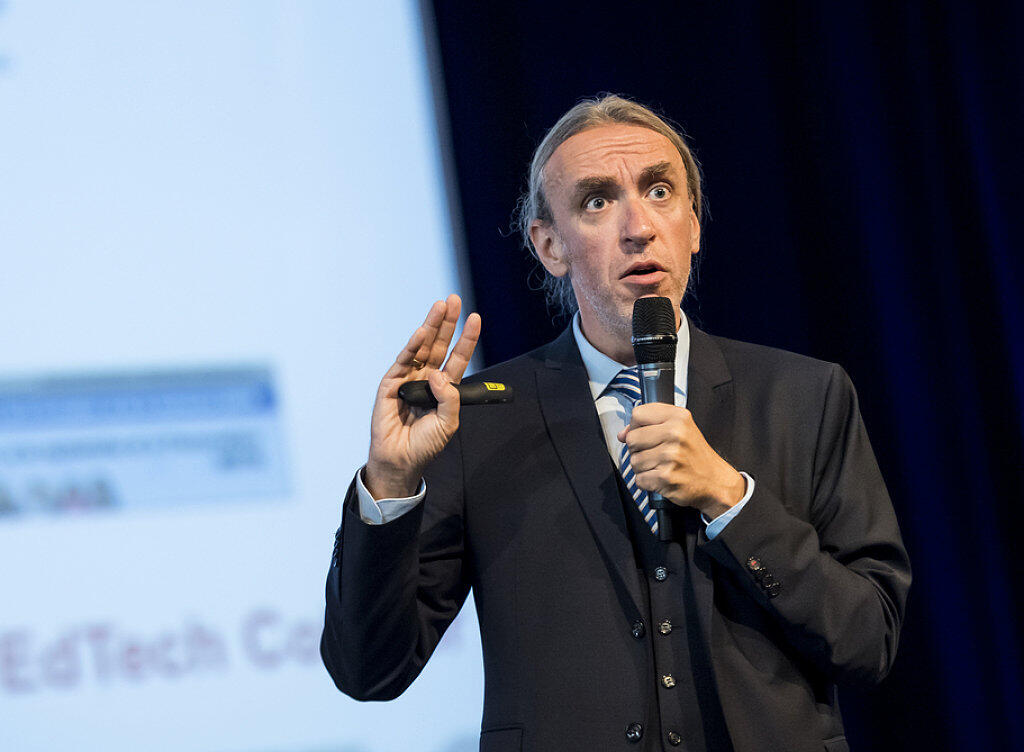 Professor Pierre Vandergheynst: "Um mit den grossen Fortschritten der digitalen Technologie Schritt zu halten, müssen wir sowohl den Lerninhalt als auch die Lernmethode anpassen."