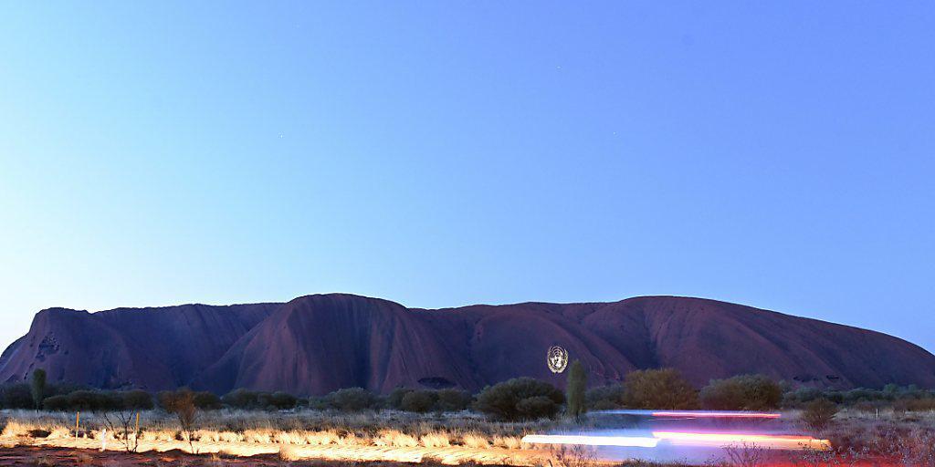 Den Aborigines ist der Berg Uluru heilig.