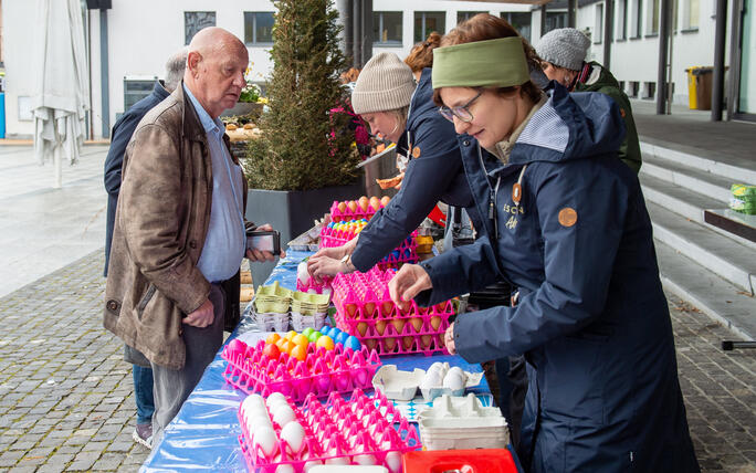 Verkauf von Karfreitags-Eiern in Eschen