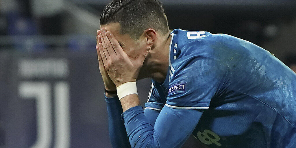 Macht derzeit eine schwierige Zeit durch: Superstar Cristiano Ronaldo sorgt sich um die Gesundheit seiner Mutter Macht derzeit eine schwierige Zeit durch: Superstar Cristiano Ronaldo sorgt sich um die Gesundheit seiner Mutter