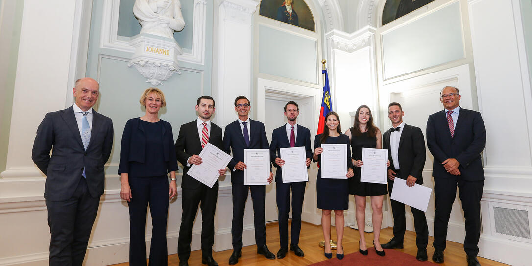 Liechtenstein Vaduz Regierung Diplomfeier Rechtsanwaltspruefung