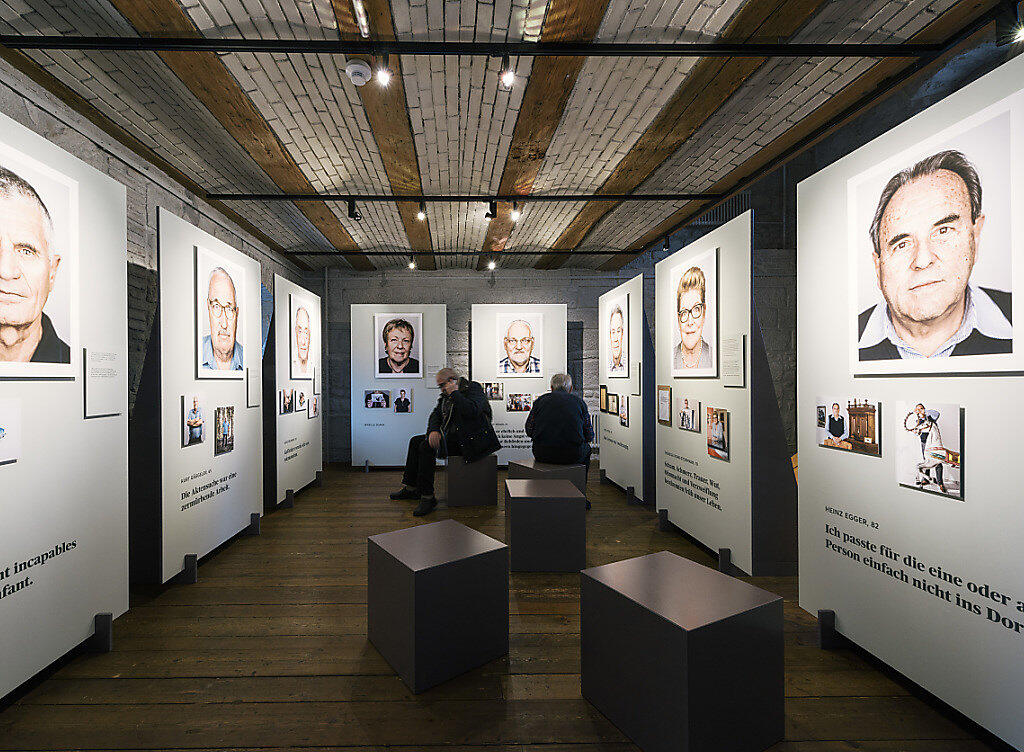 Eine Ausstellung in Bern hat den Opfern fürsorgerischer Zwangsmassnahmen ein Gesicht gegeben. 8000 Betroffene haben ein Gesuch für einen Solidaritätsbeitrag gestellt. (Archivbild)