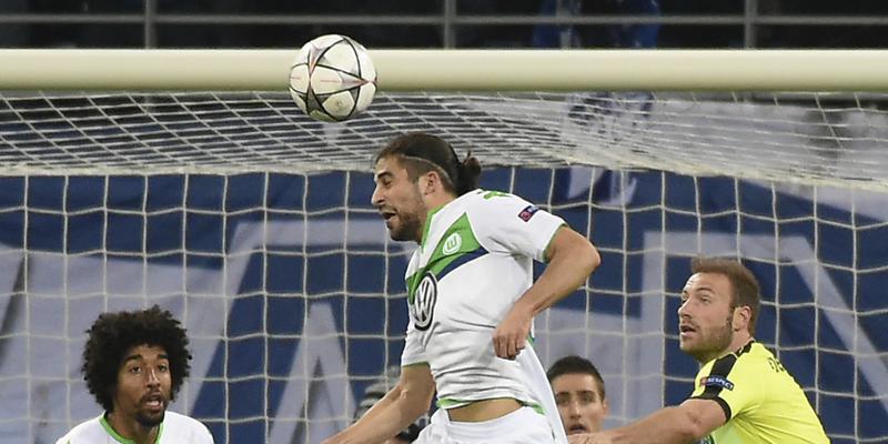 Ricardo Rodriguez steigt am höchsten: voller Einsatz für Wolfsburg