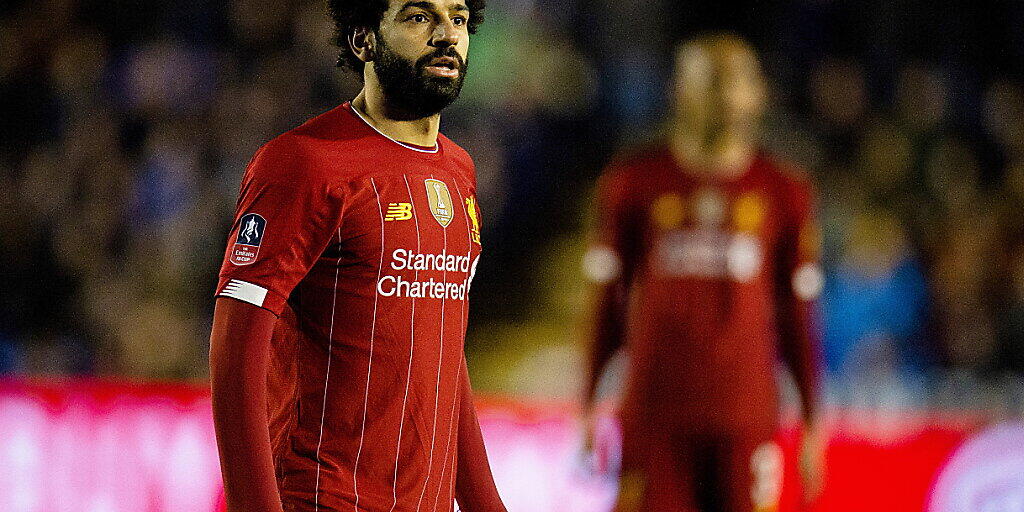 Da staunt auch Mohamed Salah: Sein FC Liverpool muss gegen den Drittligisten Shrewsbury ins Wiederholungsspiel