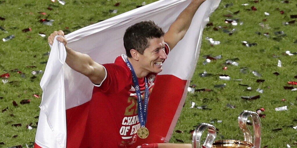 Auf dem Olymp: Mit Bayern München gewann Robert Lewandowski die Champions League und ist nun Favorit auf den Titel des Weltfussballers des Jahres Auf dem Olymp: Mit Bayern München gewann Robert Lewandowski die Champions League und ist nun Favorit auf den Titel des Weltfussballers des Jahres