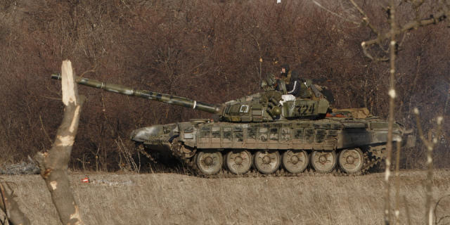 Separatisten in Ostukraine ziehen schwere Waffen ab (Archiv)