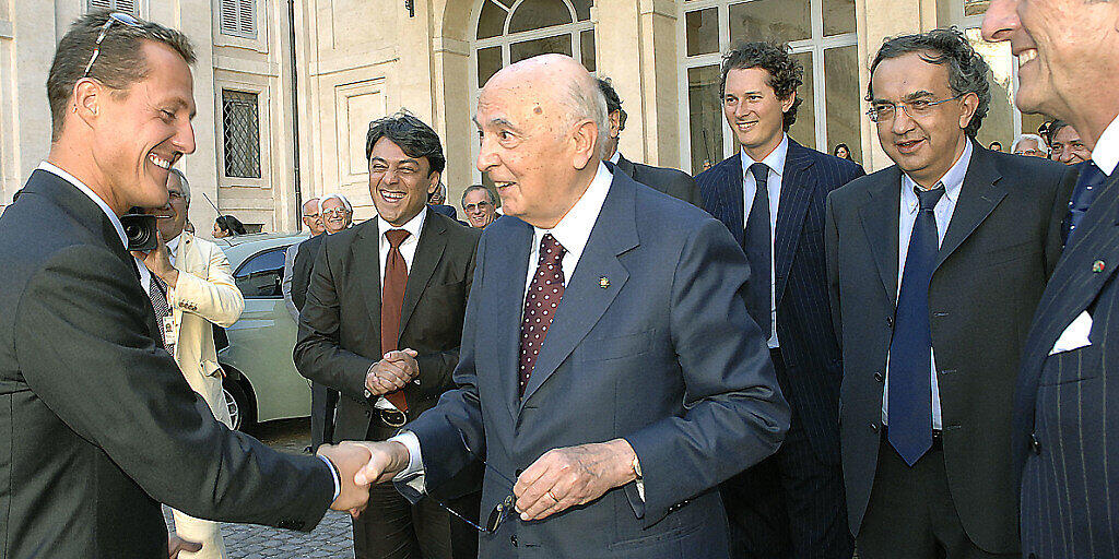Der italienische Manager Luca de Meo (2. von links) soll Konzernchef bei Renault werden. (Archivbild)