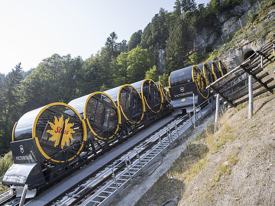 Bis zu 110 Prozent Steigung überwindet die Standseilbahn am Stoos - gekostet hat das Projekt 88 Millionen Franken. (Archivbild)