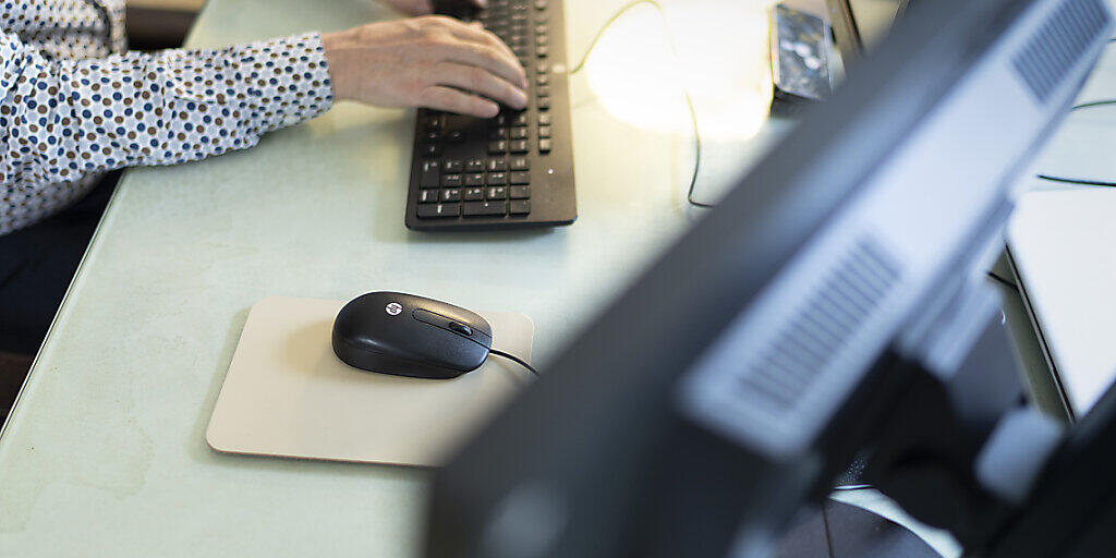 Webchats oder Videoberatungen gewinnen im Austausch zwischen Banken und Kunden an Gewicht. (Symbolbild) Webchats oder Videoberatungen gewinnen im Austausch zwischen Banken und Kunden an Gewicht. (Symbolbild)