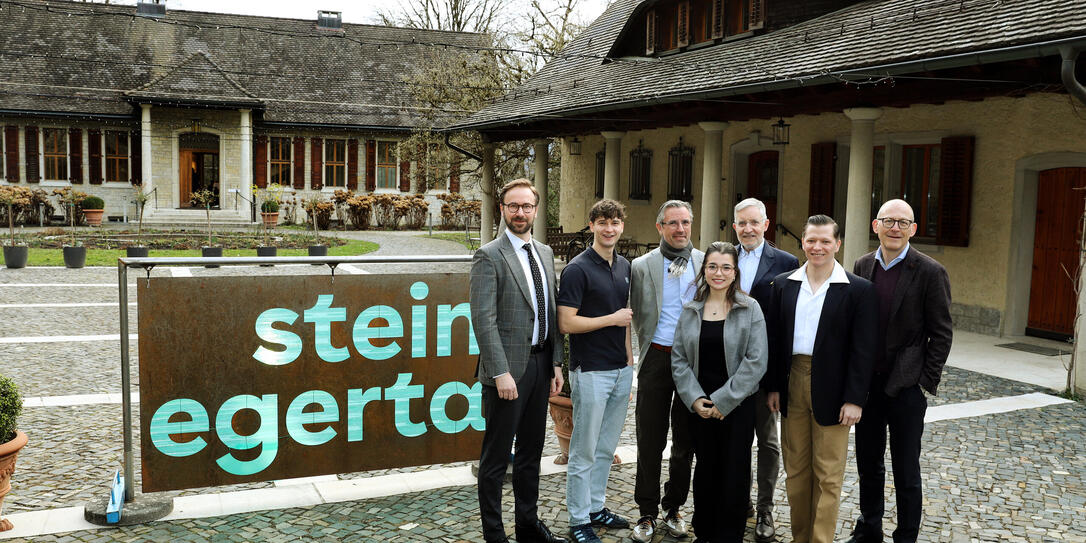 Stein Egerta: Debatte über Neutralität, in Schaan,