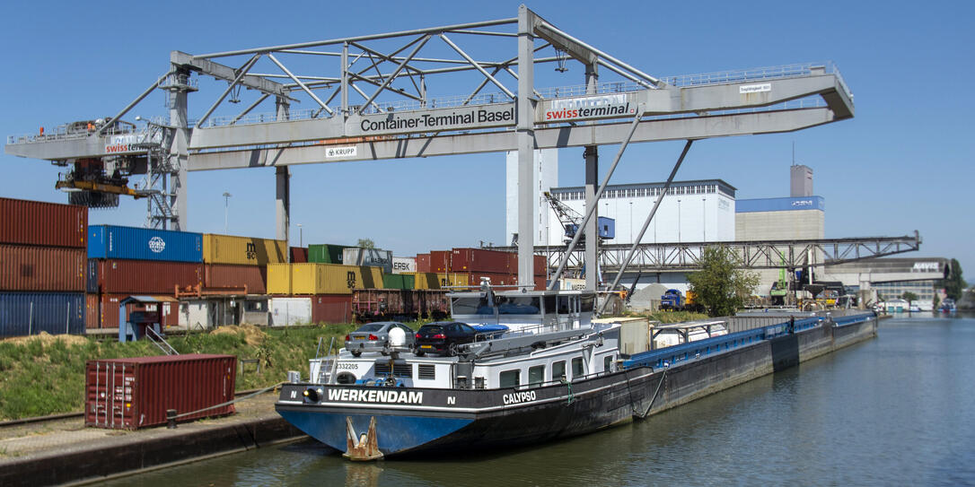 GUETERKORRIDOR, GUETERTRANSPPORT, GRENZGEBIET, GRENZE, DREILAENDERECK, RHEINHAFEN, CAPTIONLEFT,