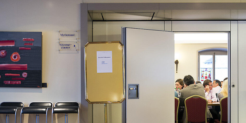 Mehr Einblick in die Finanzierung der Politik im Kanton Schwyz: Stimmvolk heisst Transparenz-Initiative gut. (Symbolbild)
