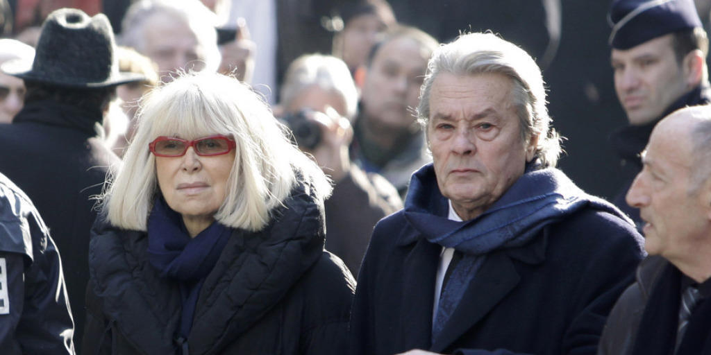Die französische Schauspielerin Mireille Darc, hier 2011 an der Seite ihres langjährigen Lebensgefährten Alain Delon, ist Ende August 2017 im Alter von 79 Jahren gestorben. (Archiv)