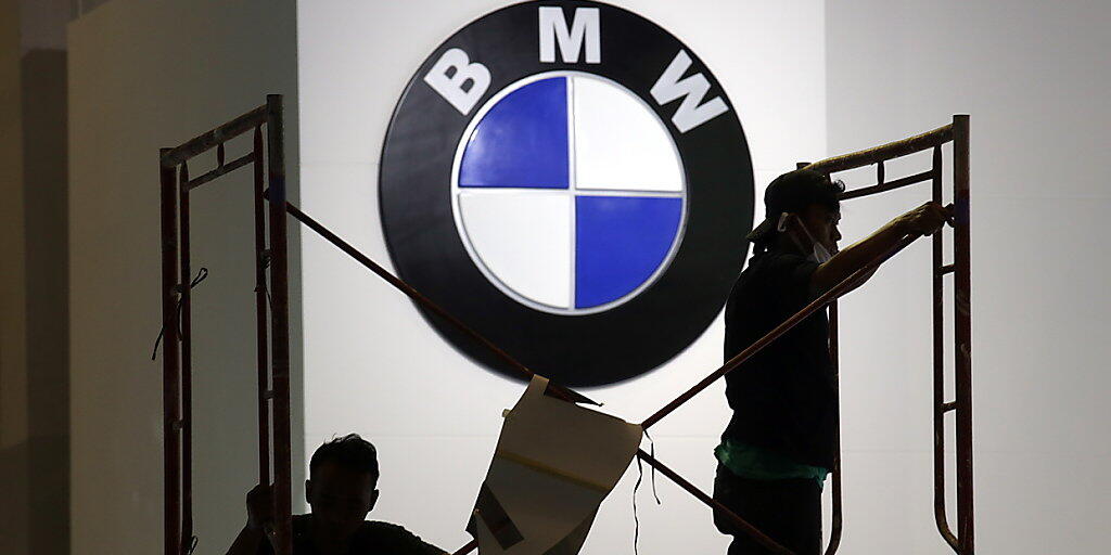 Der Automobilbauer BMW rechnet 2019 durch Rohstoffpreise und Währungen mit Gegenwind beim Gewinn. (Archiv)