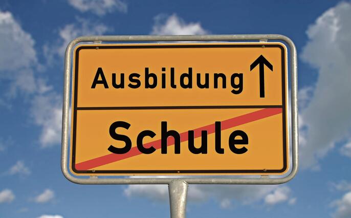 German road sign school and apprenticeship