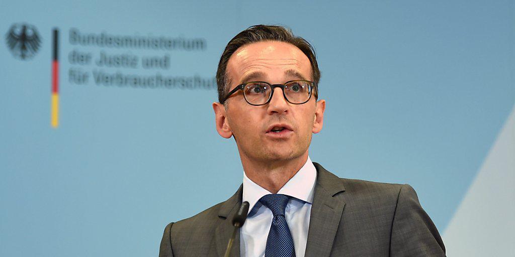 Er geniesst weiterhin das Vertrauen der deutschen Kanzlerin: Justizminister Heiko Maas, der den Rauswurf von Generalbundesanwalt Harald Range mit der Regierung abgesprochen hat. (Archiv) Er geniesst weiterhin das Vertrauen der deutschen Kanzlerin: Justizminister Heiko Maas, der den Rauswurf von Generalbundesanwalt Harald Range mit der Regierung abgesprochen hat. (Archiv)