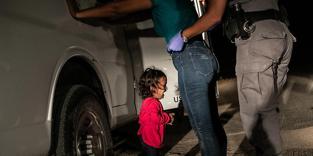 Dieses Foto des weinenden Flüchtlingskindes an der Grenze der USA von US-Fotograf John Moore hat die Jury überzeugt: Es ist das Weltpresse-Foto des Jahres 2018.