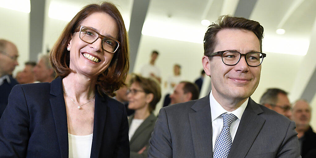 CVP Regierungsrat Benedikt Würth hat im ersten Wahlgang das beste Resultat erzielt, FDP-Kandidatin Susanne Vincenz-Stauffacher folgt mit einem Abstand von rund 12'500 Stimmen. KEYSTONE/Walter Bieri)..