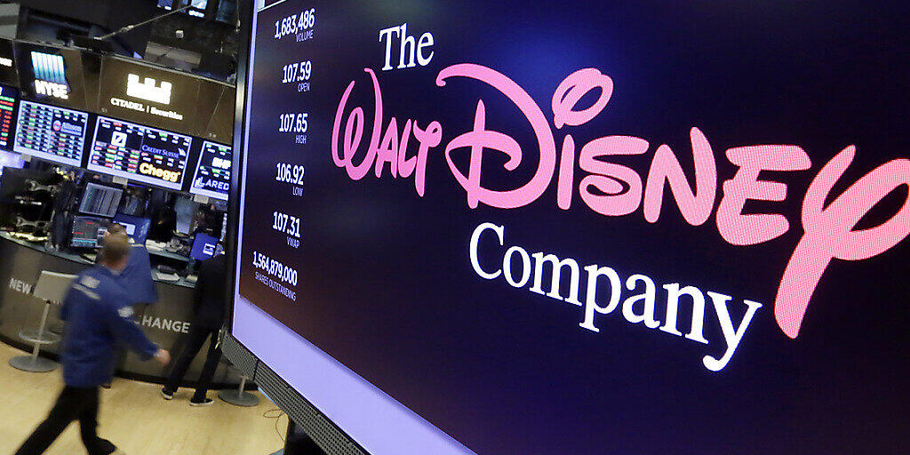 ARCHIV - Das Walt Disney Co. Logo ist in der New York Stock Exchange auf einem Bildschirm zu sehen. Der US-Unterhaltungsriese Disney hat Dutzende neue Serien und Kinofilme angekündigt. Foto: Richard Drew/AP/dpa ARCHIV - Das Walt Disney Co. Logo ist in der New York Stock Exchange auf einem Bildschirm zu sehen. Der US-Unterhaltungsriese Disney hat Dutzende neue Serien und Kinofilme angekündigt. Foto: Richard Drew/AP/dpa