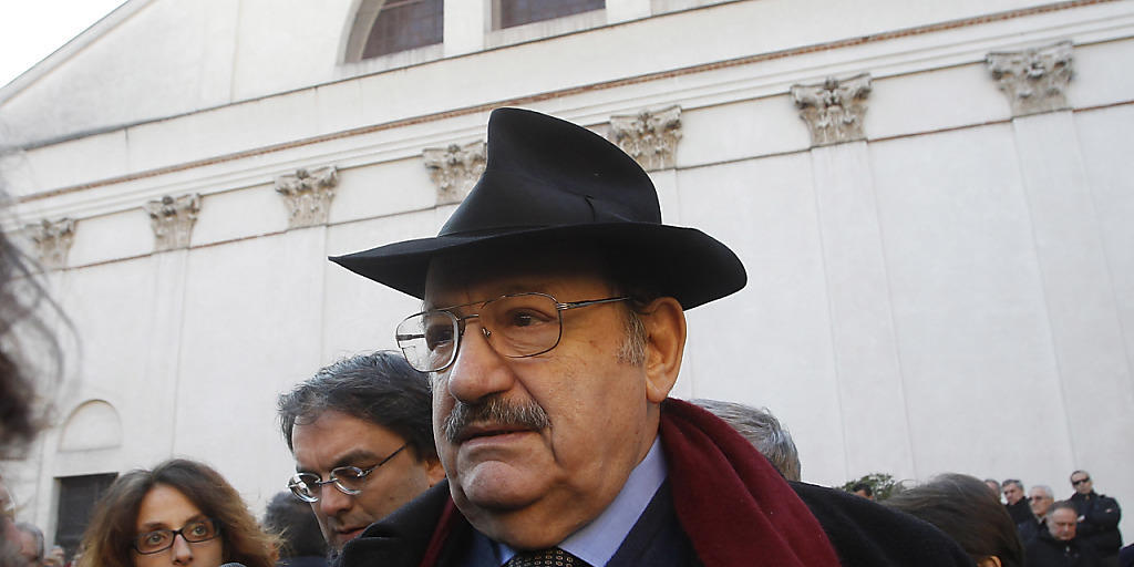 Umberto Eco, hier in einer Aufnahme aus dem Jahr 2011, war bekannt für Werke wie "Der Name der Rose". Der italienische Schriftsteller starb am Freitagabend im Alter von 84 Jahren. Umberto Eco, hier in einer Aufnahme aus dem Jahr 2011, war bekannt für Werke wie "Der Name der Rose". Der italienische Schriftsteller starb am Freitagabend im Alter von 84 Jahren.